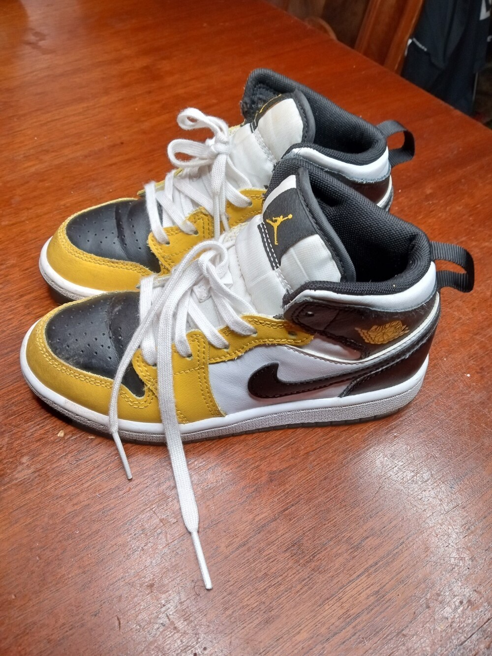 Jordan 1 Mid (PS) Little Kids' Shoes Yellow Ochre/Black-White DQ8424-701